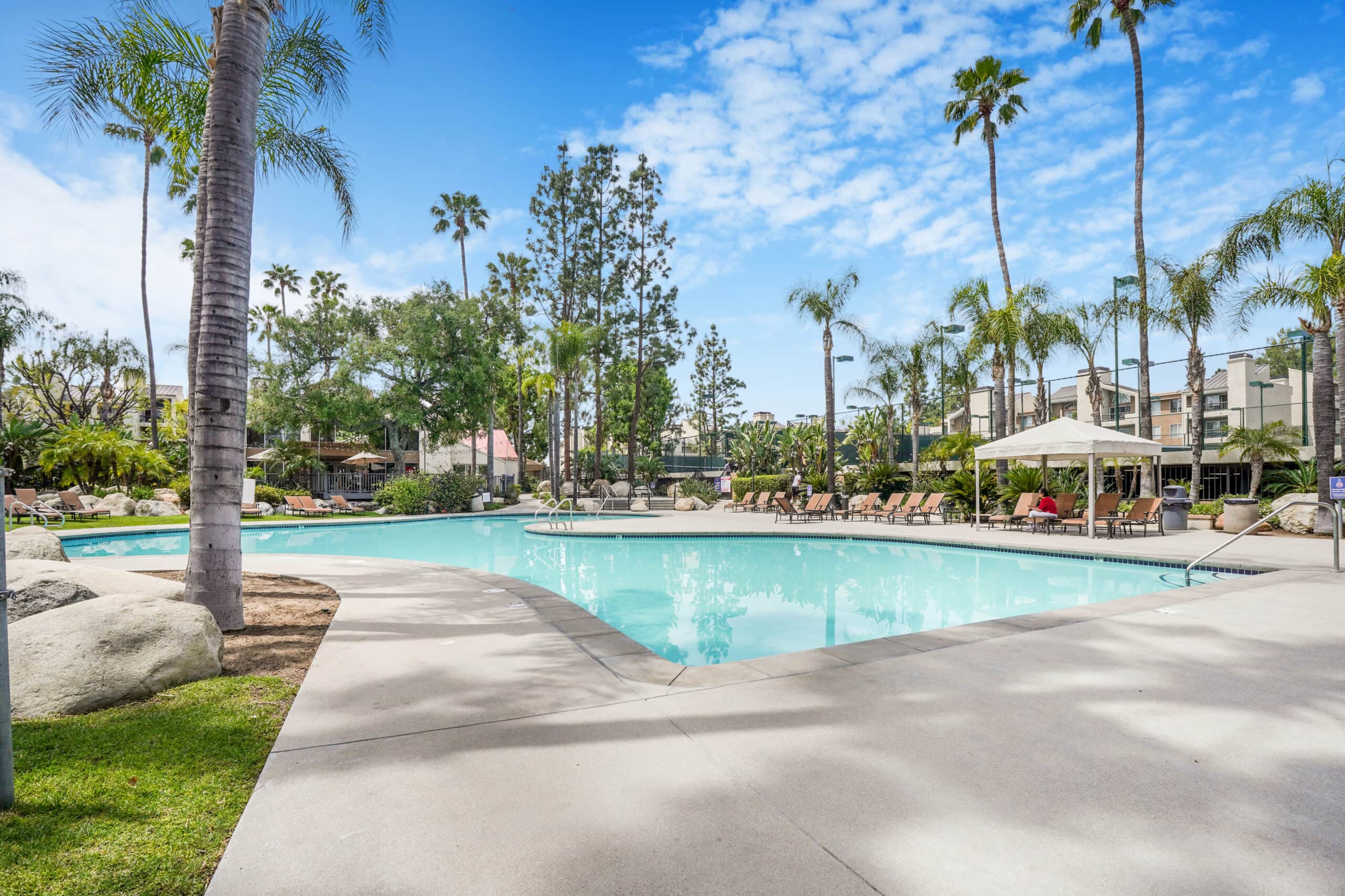21500 Burbank Boulevard, Unit 124